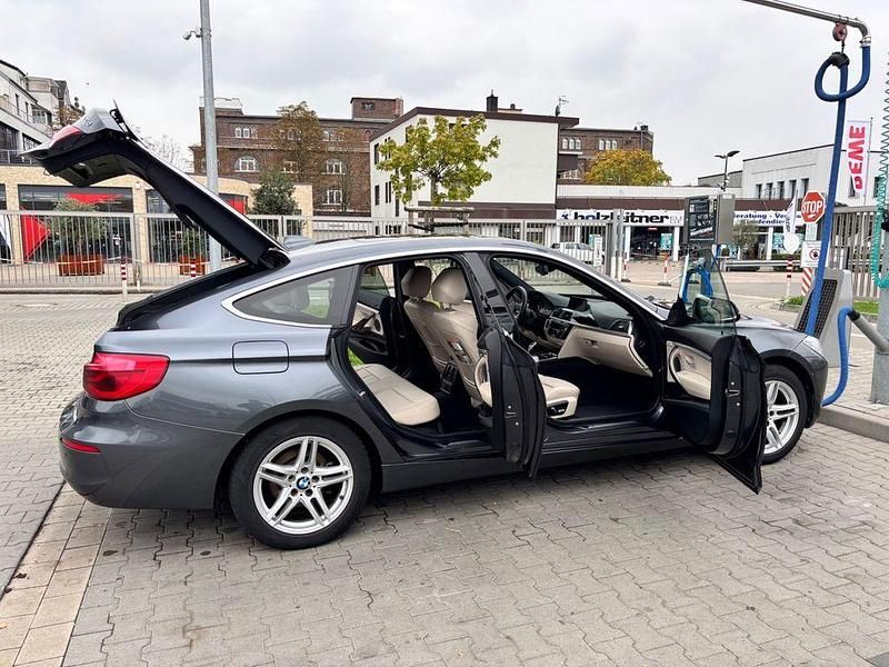 Grau Gebraucht 2017 BMW 320 Gran Turismo Luxury Line Limousine | 19.800 € (Fairer Preis) - Bild 1/4