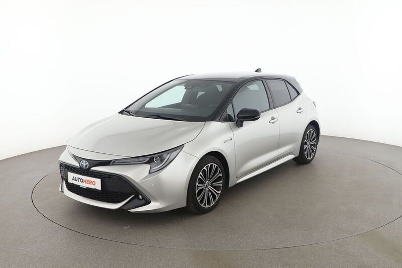 Grau Gebraucht 2019 Toyota Corolla Club Limousine | 17.960 € (Fairer Preis) - Bild 1/4
