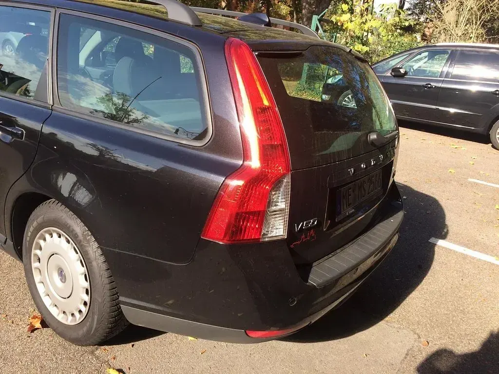 Gebraucht Volvo V50 114 PS (83 kW) 2010 Schwarz Kombi