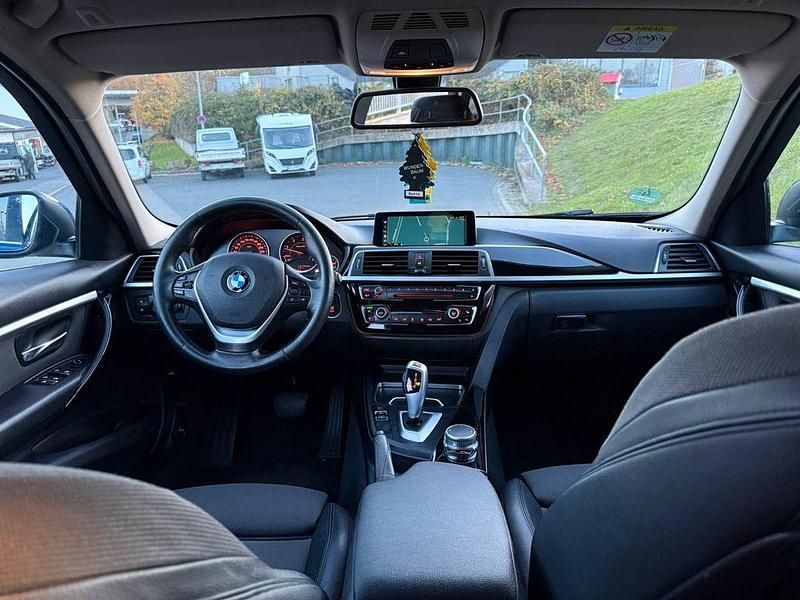 Gebraucht BMW 320 Efficient Dynamics 163 PS (119 kW) 2017 Blau Kombi