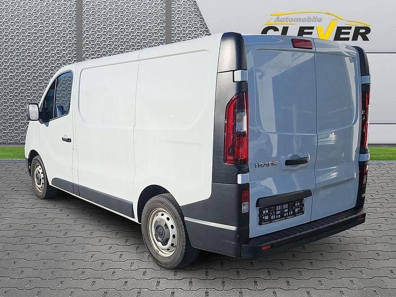 Gebraucht Renault Trafic 131 PS (96 kW) 2022 Weiß Van / Kleinbus