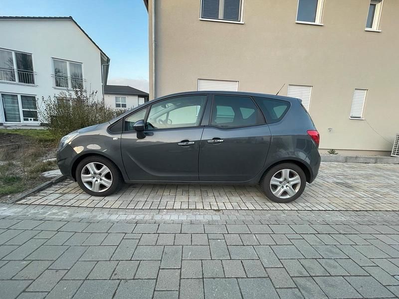 Gebraucht Opel Meriva 131 PS (96 kW) 2012 Grau Van / Kleinbus