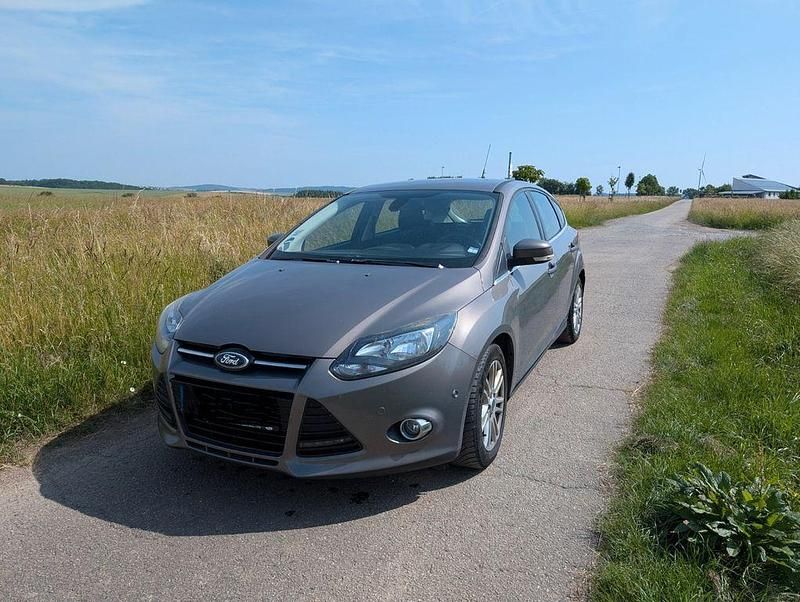 Gebraucht Ford Focus Titanium 125 PS (91 kW) 2014 Grau Limousine