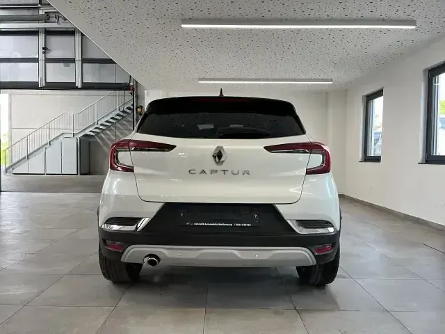 Gebraucht Renault Captur Intens 140 PS (102 kW) 2021 Perlmutt weiß / dach schwarz SUV