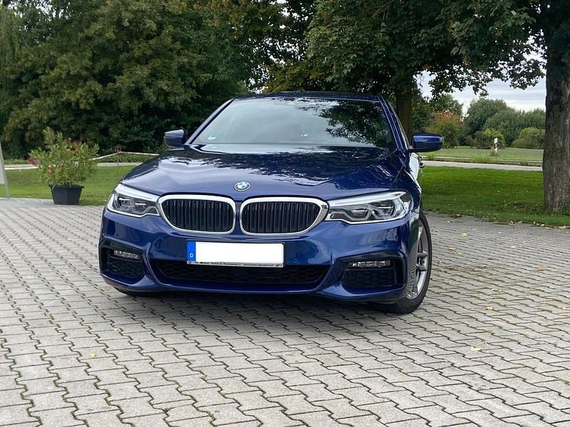 Blau Gebraucht 2018 BMW 540 Kombi | 29.999 € (Guter Preis) - Bild 1/4