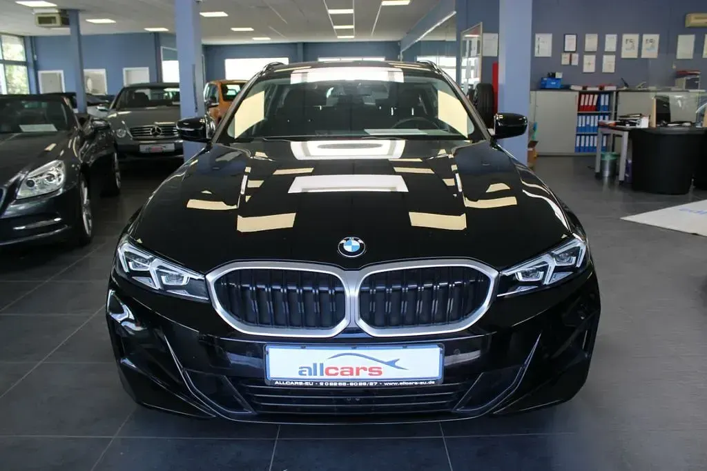 Gebraucht BMW 318 156 PS (114 kW) 2024 Schwarz Kombi