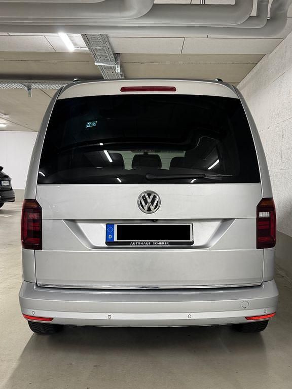 Gebraucht VW Caddy Highline 150 PS (110 kW) 2019 Silber Van / Kleinbus