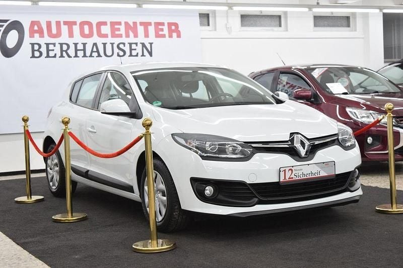 Gebraucht Renault Mégane Authentique 110 PS (80 kW) 2015 Weiß Limousine