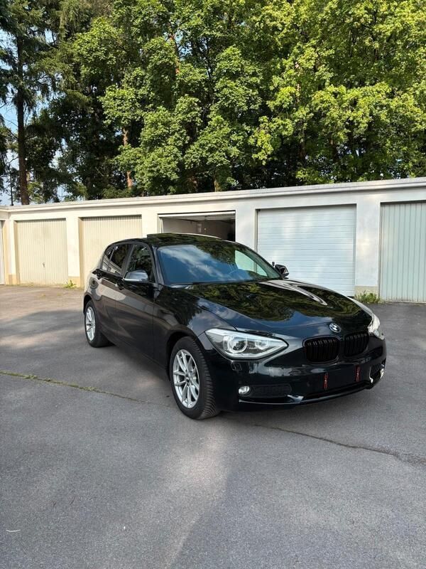 Schwarz Gebraucht 2014 BMW 118 Sport Line Kleinwagen | 9.950 € (Fairer Preis) - Bild 1/4
