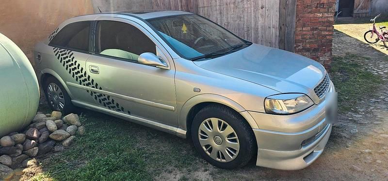 Gebraucht Opel Astra 101 PS (74 kW) 1999 Silber Kleinwagen