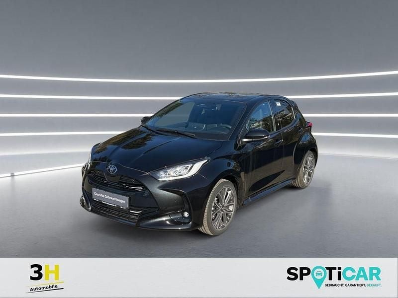 Schwarz Gebraucht 2024 Toyota Yaris Hybrid Play Limousine | 24.990 € (Guter Preis) - Bild 1/4