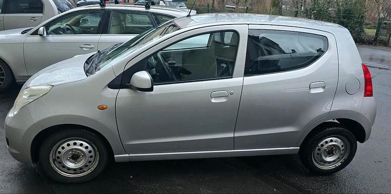 Gebraucht Suzuki Alto 69 PS (50 kW) 2010 Silber Kleinwagen