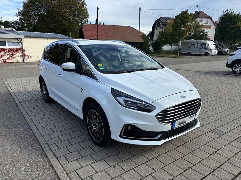 Gebraucht Ford S-MAX Titanium 190 PS (139 kW) 2019 Weiß Van / Kleinbus