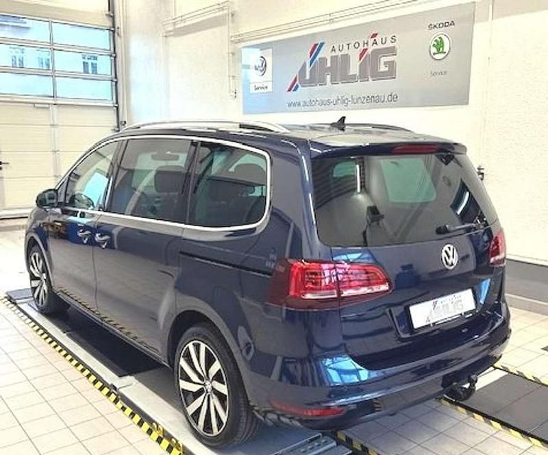 Gebraucht VW Sharan Highline 184 PS (135 kW) 2015 Night blue Van / Kleinbus