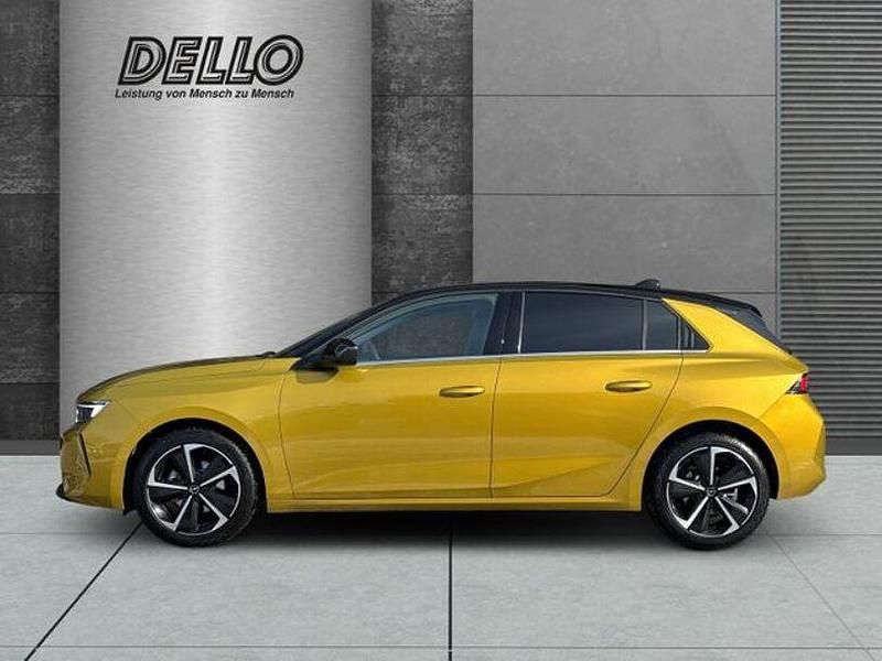 Gebraucht Opel Astra Elegance 110 PS (80 kW) 2023 Lackierung amber yellow/typ au Limousine