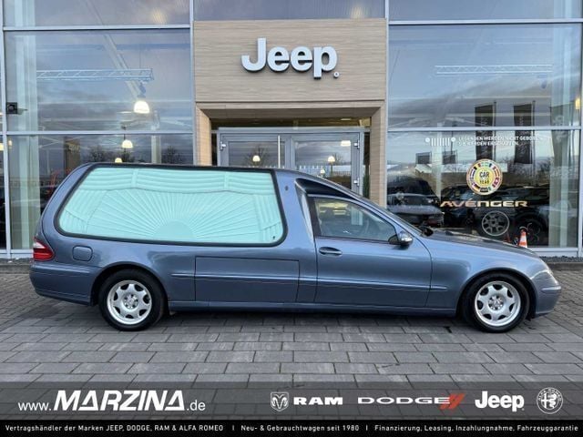 Grau Gebraucht 2004 Mercedes E230 Kombi | 9.999 € - Bild 1/4