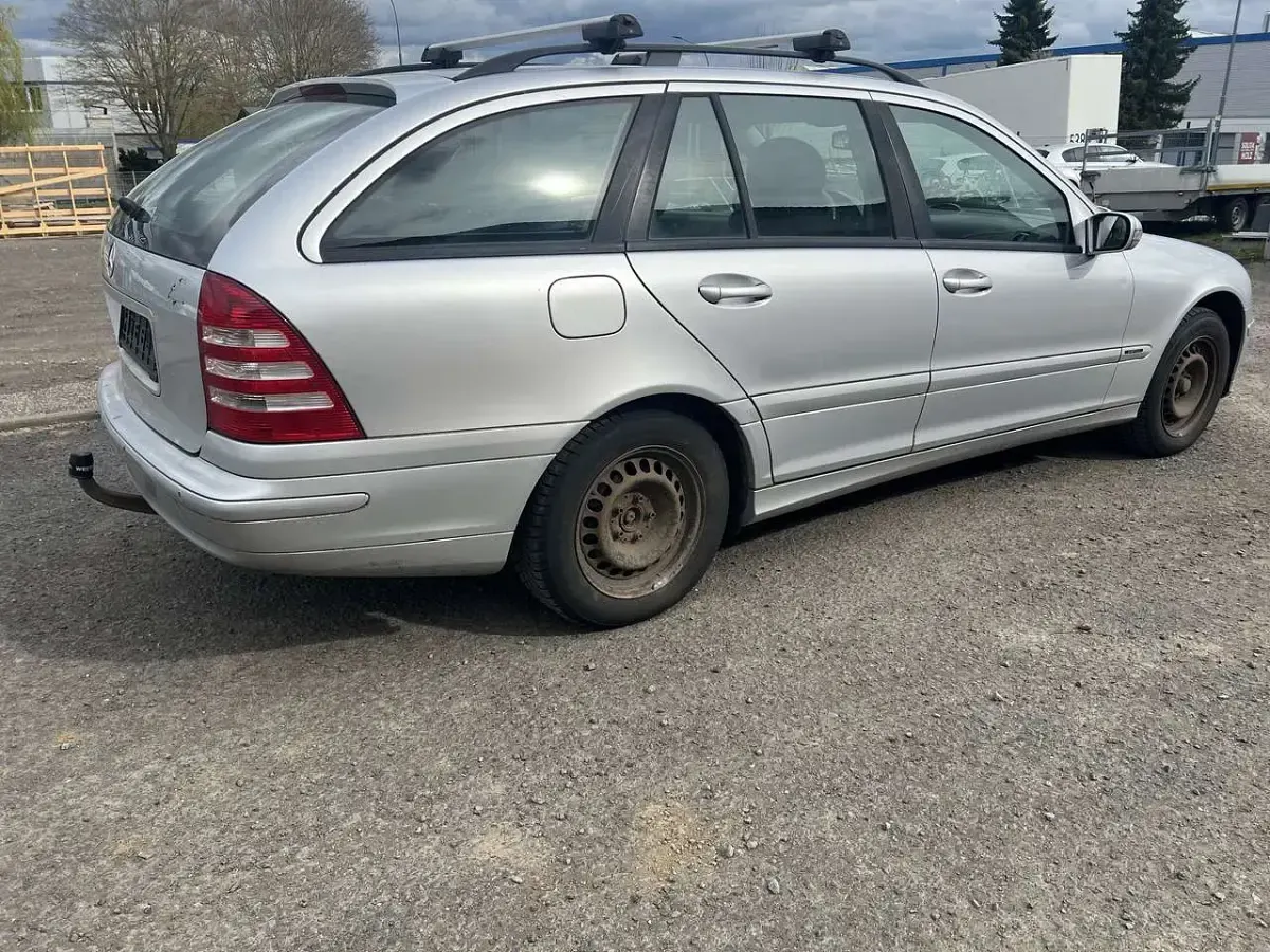 Gebraucht Mercedes C180 Classic 143 PS (105 kW) 2005 Silber Kombi