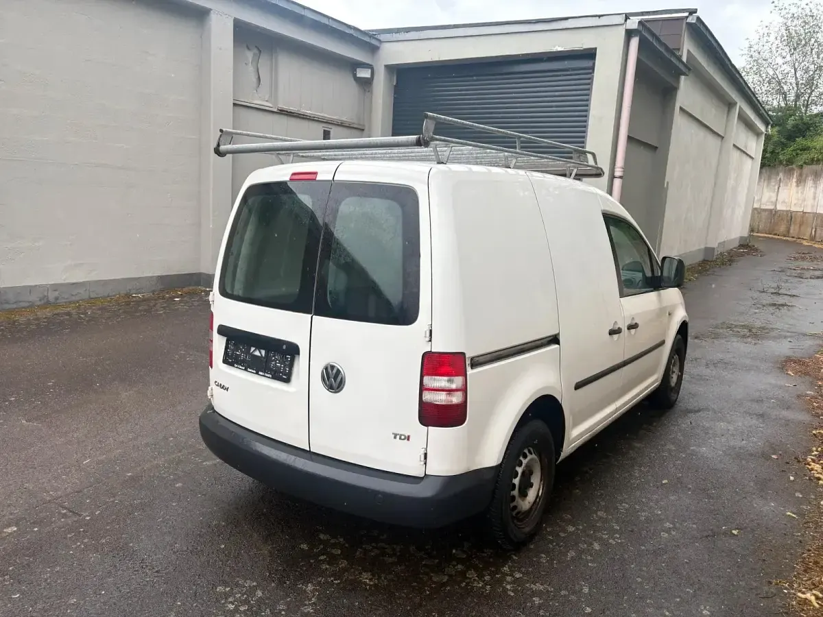 Gebraucht VW Caddy 102 PS (75 kW) 2011 Weiß Van / Kleinbus
