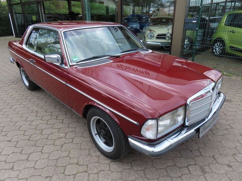 Rot Gebraucht 1982 Mercedes 230 Coupé | 6.950 € - Bild 1/4