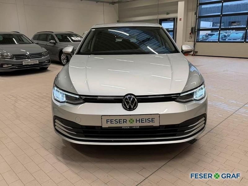 Gebraucht VW Golf VIII Life 116 PS (85 kW) 2023 Reflexsilber Limousine