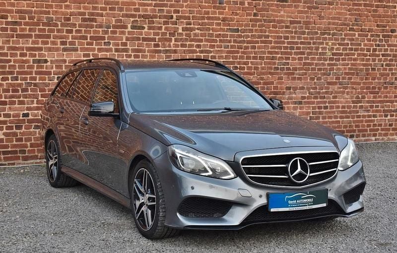Gebraucht Mercedes E220 AMG line 163 PS (119 kW) 2016 Selenitgrau  metalliclack Kombi