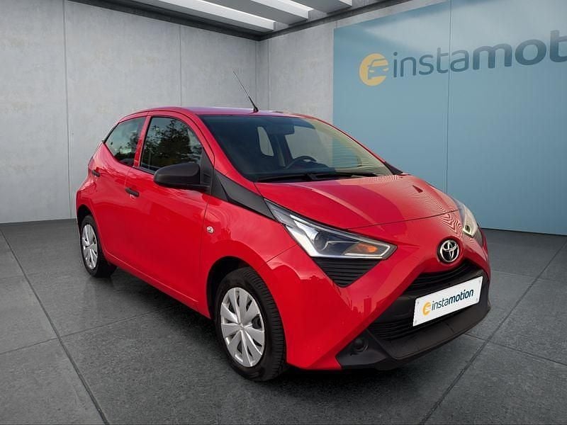 Gebraucht Toyota Aygo 72 PS (52 kW) 2021 Rot Kleinwagen