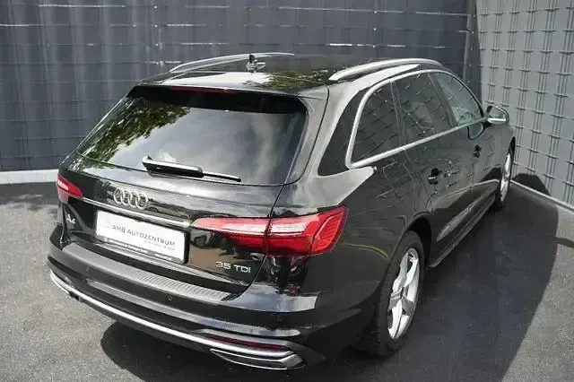 Gebraucht Audi A4 Advanced 163 PS (119 kW) 2022 Schwarz Kombi