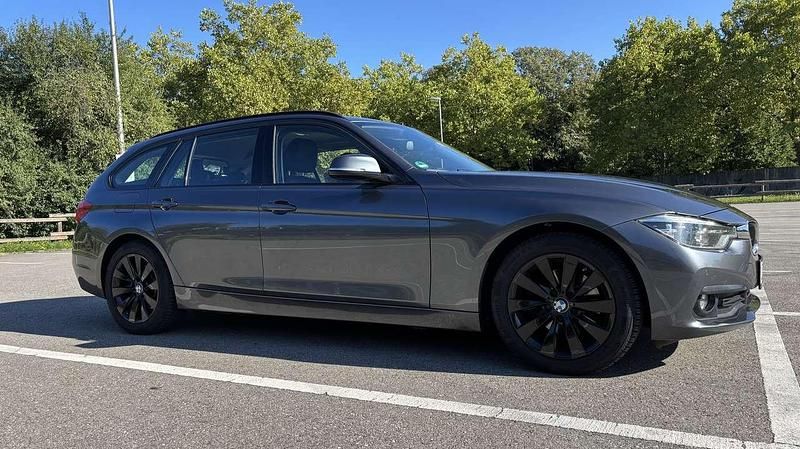 Gebraucht BMW 320 Advantage 190 PS (139 kW) 2019 Grau Kombi