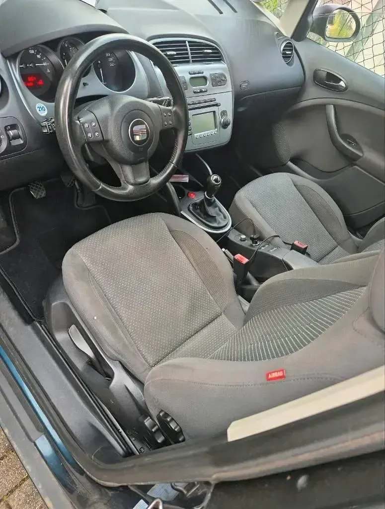 Gebraucht Seat Altea 125 PS (91 kW) 2009 Blau Kleinwagen