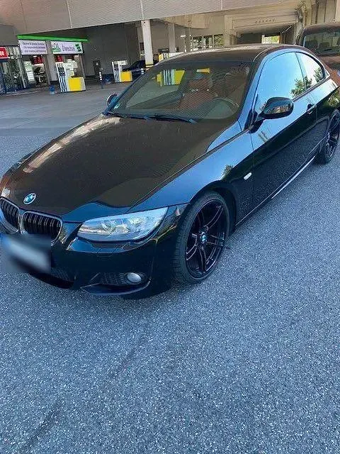 Gebraucht BMW 320 M Sport 170 PS (125 kW) 2011 Schwarz Coupé