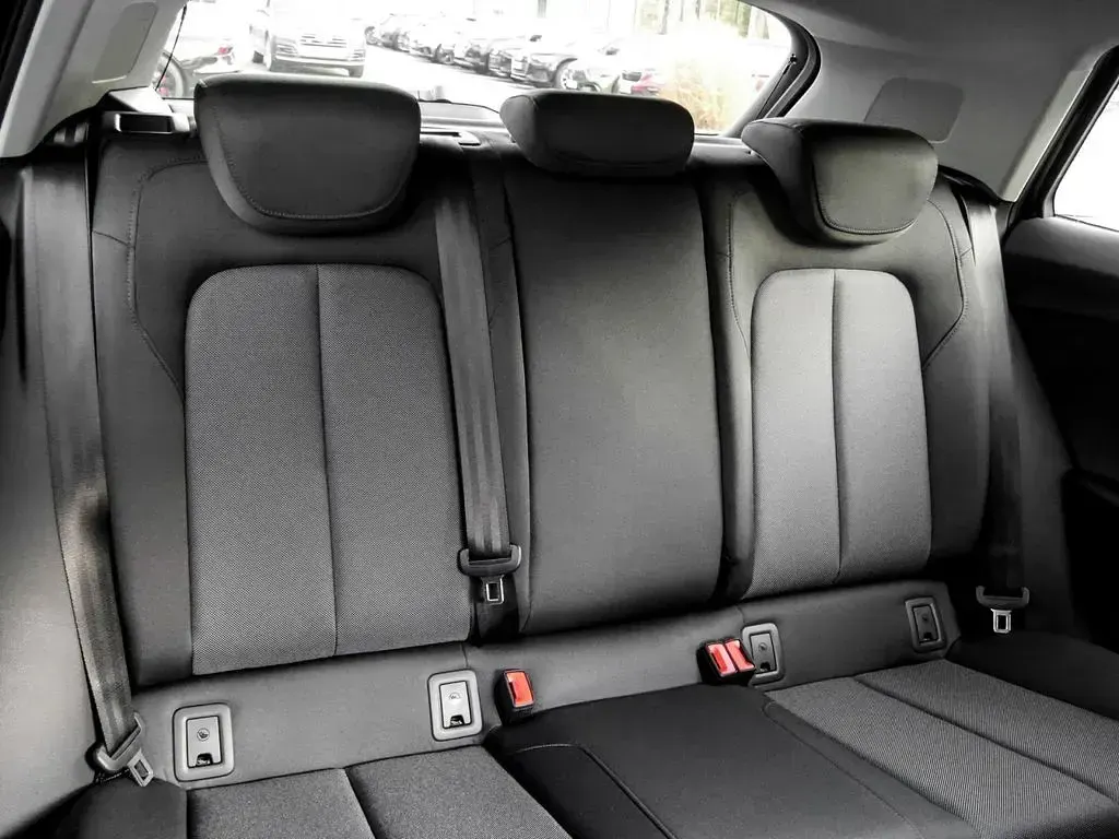 Gebraucht Audi Q2 Advanced 116 PS (85 kW) 2025 Brillantschwarz SUV