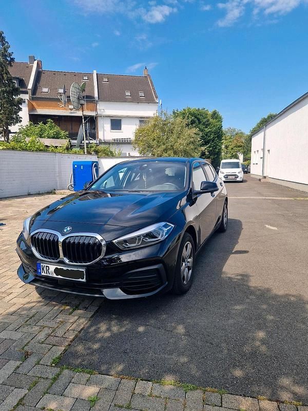 Schwarz Gebraucht 2022 BMW 116 Advantage Kleinwagen | 22.500 € (Fairer Preis) - Bild 1/4
