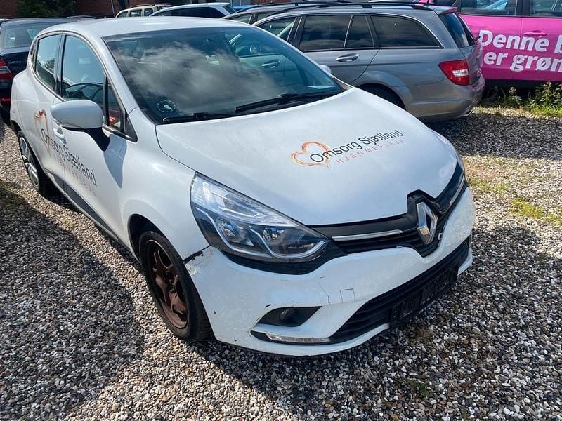 Second-hand Renault Clio Expression 73 CP (53 kW) 2017 Alb Monovolum