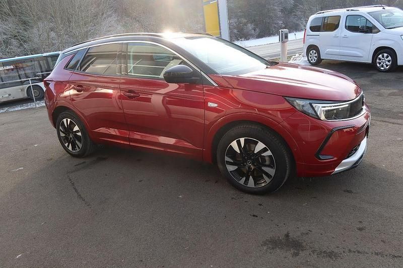 Gebraucht Opel Grandland X Elegance 181 PS (133 kW) 2022 Rot SUV