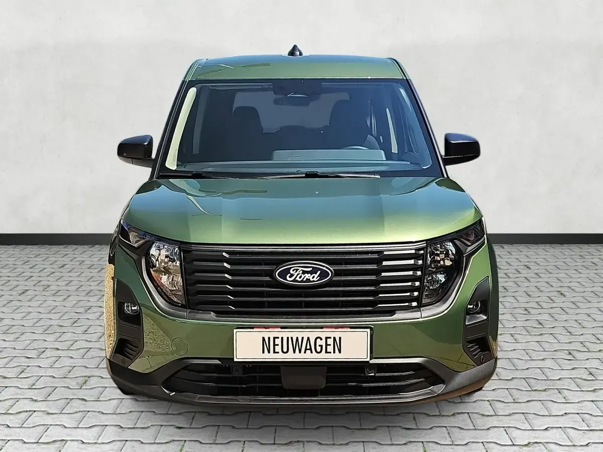 Neu Ford Tourneo Courier Trend 125 PS (91 kW) 2026 Bursting green metallic Van / Kleinbus