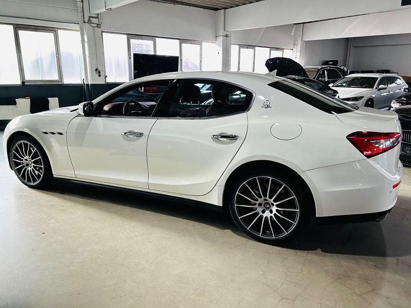 Gebraucht Maserati Ghibli 275 PS (202 kW) 2017 Weiß Limousine