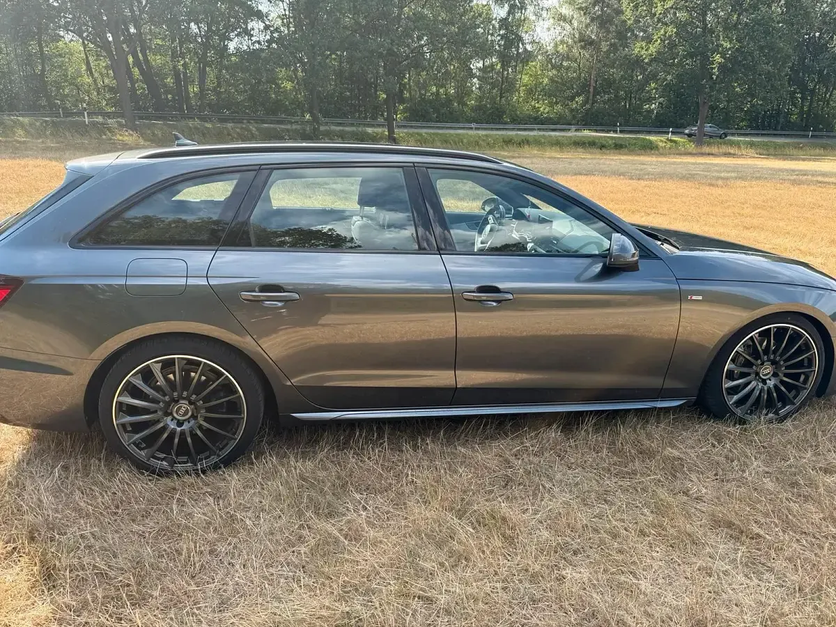 Gebraucht Audi A4 S-Line 190 PS (139 kW) 2019 Grau Kombi