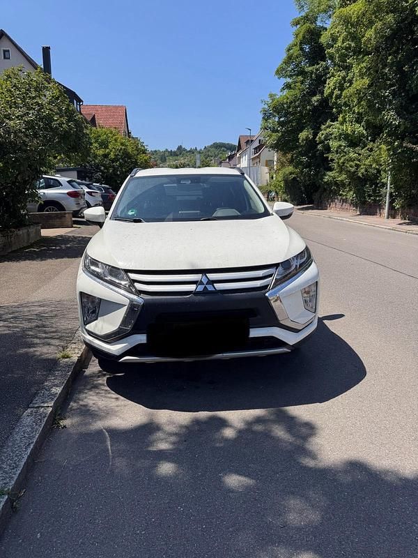 Weiß Gebraucht 2018 Mitsubishi Eclipse Cross SUV | 14.250 € (Teuer) - Bild 1/4