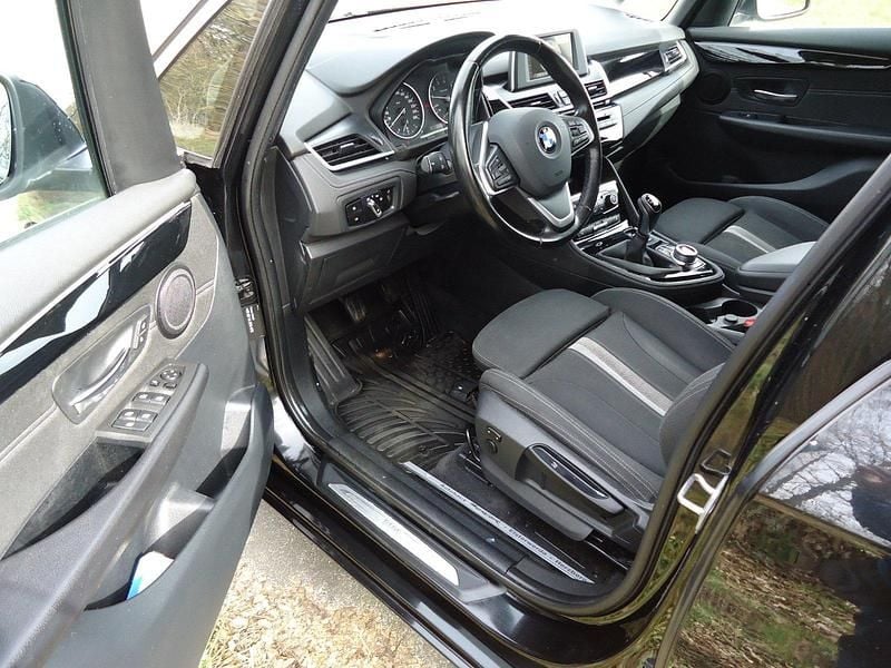 Gebraucht BMW 218 136 PS (100 kW) 2017 Schwarz Kombi