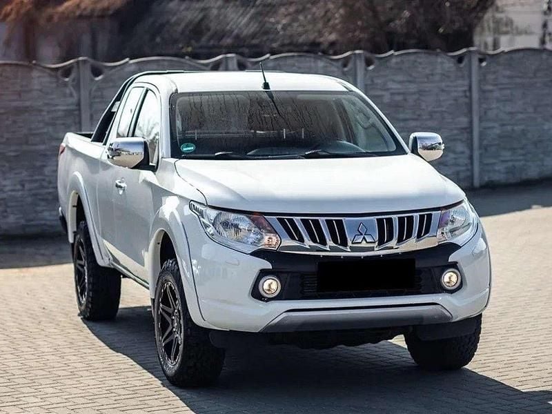 Weiß Gebraucht 2016 Mitsubishi L200 Plus Abholung | 15.700 € (Fairer Preis) - Bild 1/4