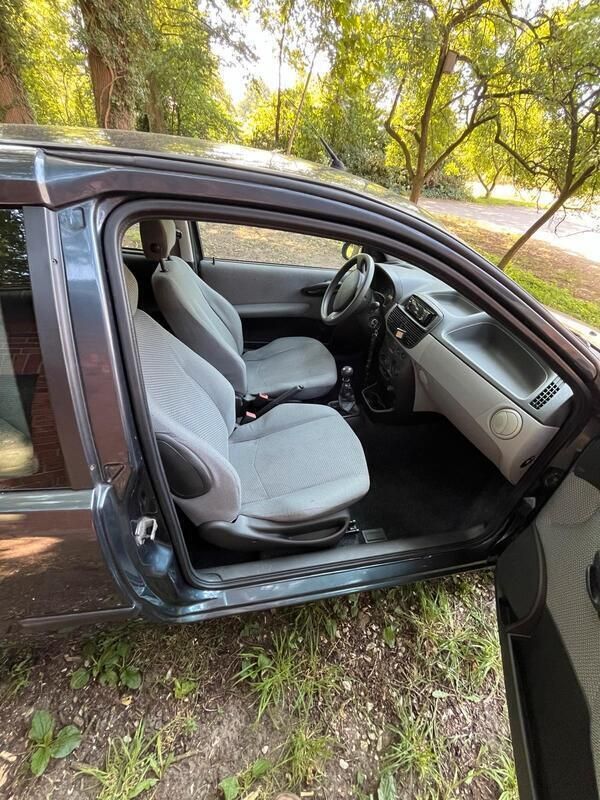 Grau Gebraucht 2000 Fiat Punto Kleinwagen | 1.000 € (Fairer Preis) - Bild 1/4