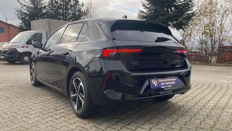 Gebraucht Opel Astra 131 PS (96 kW) 2024 Schwarz Limousine