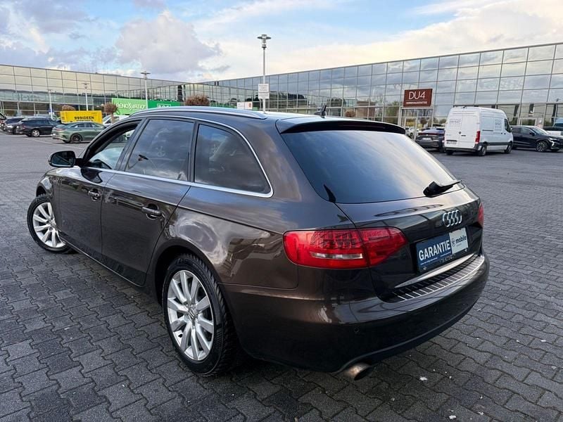 Gebraucht Audi A4 Ambiente 211 PS (155 kW) 2011 Braun Kombi