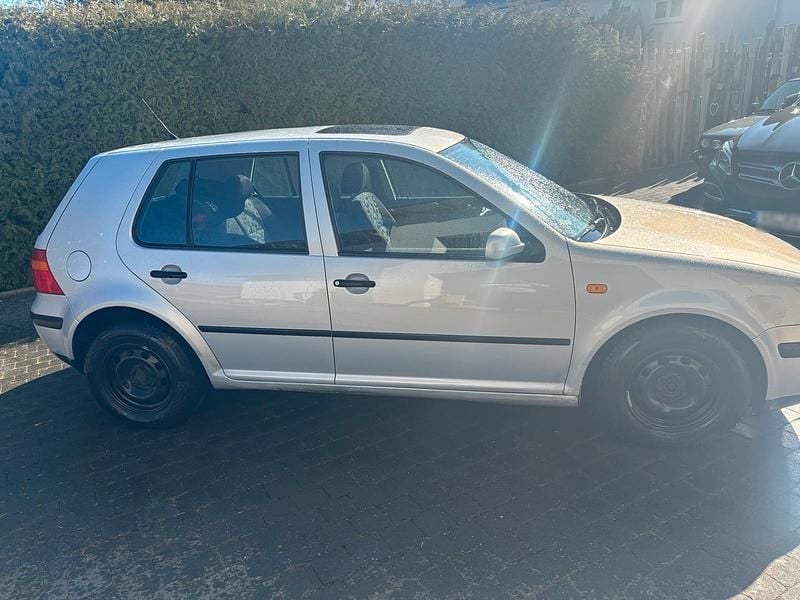 Gebraucht VW Golf III 100 PS (73 kW) 1998 Silber Limousine