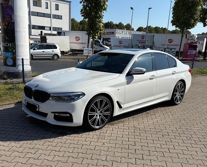 Weiß Gebraucht 2017 BMW 530 M Sport Limousine | 33.900 € - Bild 1/4