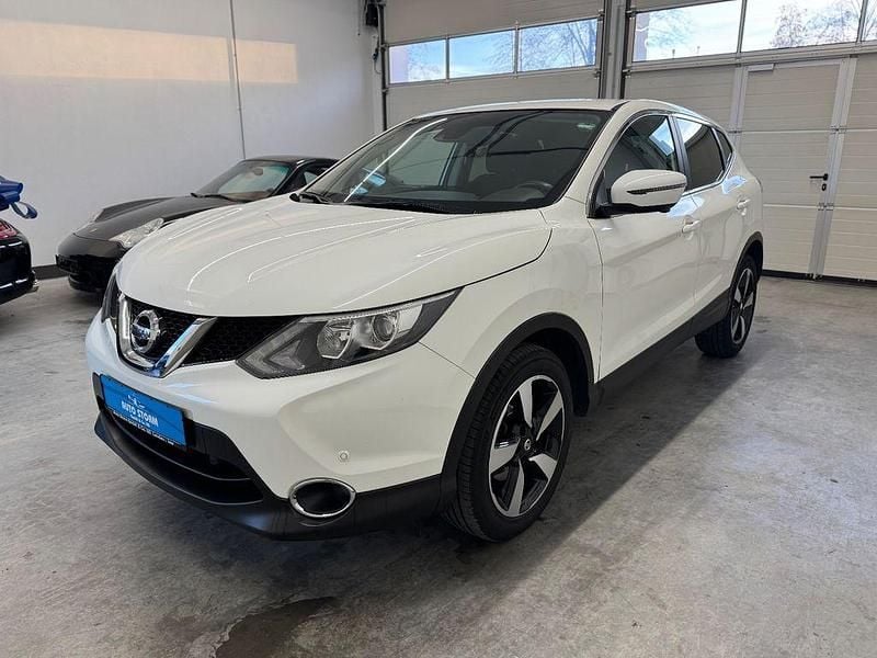 Weiß Gebraucht 2016 Nissan Qashqai N-Connecta SUV | 10.980 € (Guter Preis) - Bild 1/4