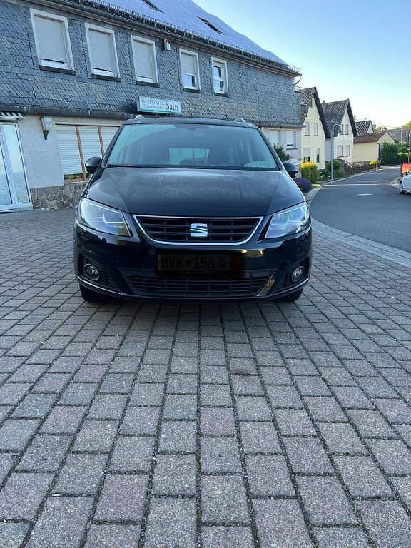 Schwarz Gebraucht 2017 Seat Alhambra Reference Van / Kleinbus | 13.300 € - Bild 1/4