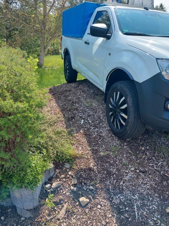 Weiß Gebraucht 2022 Isuzu D-Max Abholung | 31.875 € (Superpreis) - Bild 1/4