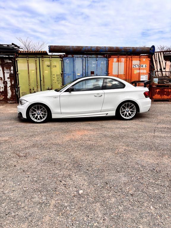 Gebraucht BMW 135 Performance 306 PS (225 kW) 2011 Weiß Kleinwagen