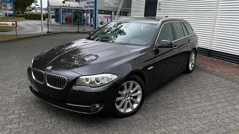 Grau Gebraucht 2011 BMW 530 Kombi | 10.500 € (Superpreis) - Bild 1/4